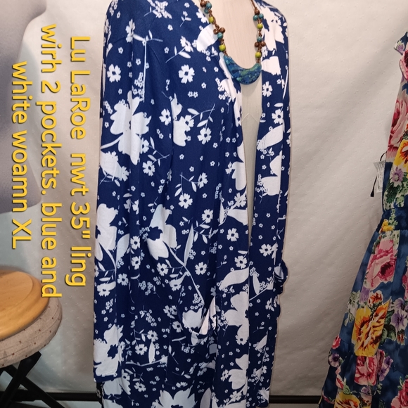 Woman's Cardigan  XL - Picture 6 of 8